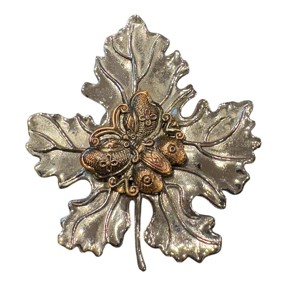 Sylvia Dahl for Neiman Marcus two tone metal Vintage 80’s tie clip. JB5